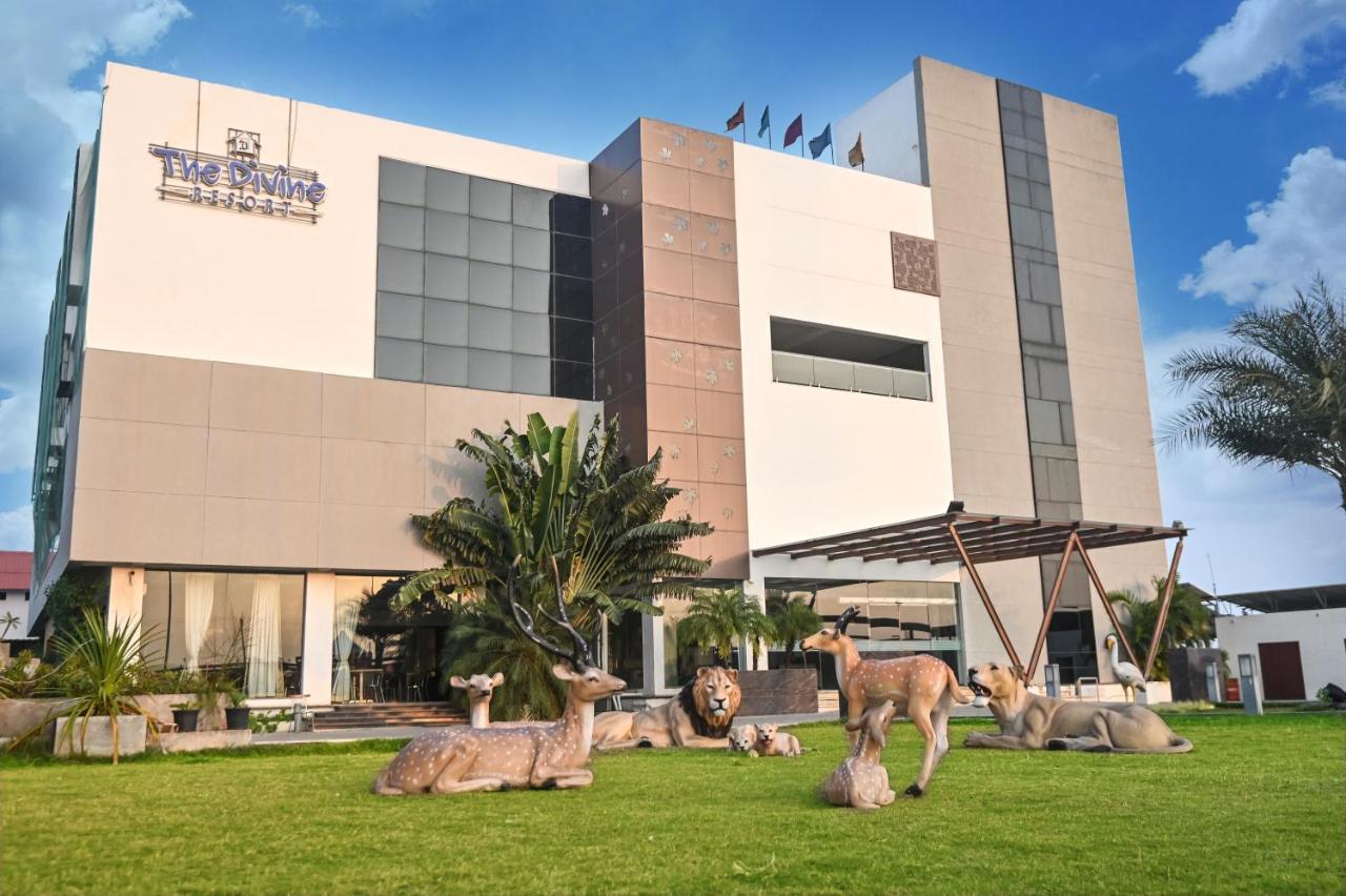 The Divine Resort Somnāth Exterior foto